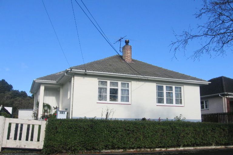 Photo of property in 181 Whites Line East, Waiwhetu, Lower Hutt, 5010