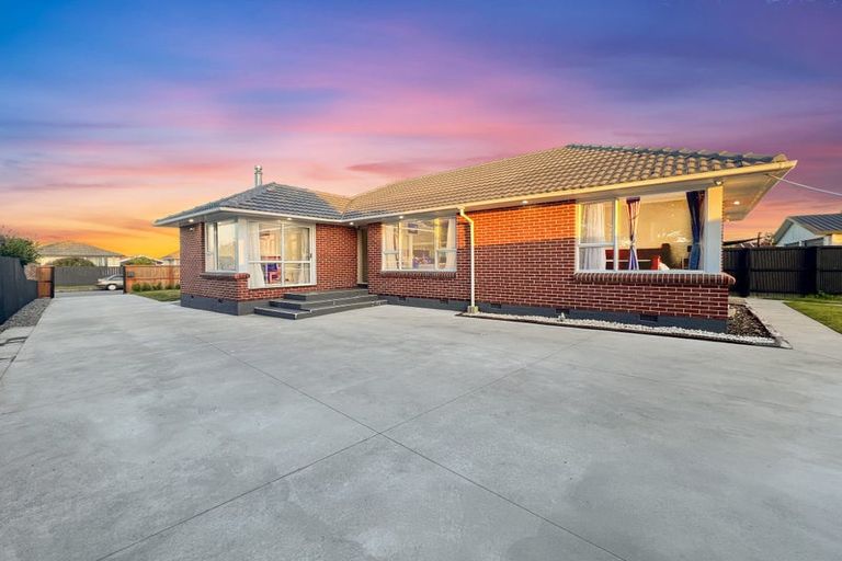 Photo of property in 32 Dunstan Crescent, Hornby, Christchurch, 8042