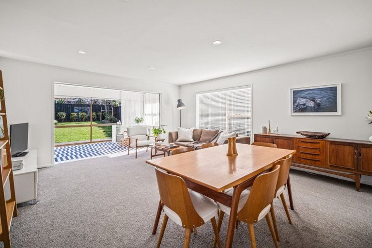 Photo of property in 98 Huia Road, Point Chevalier, Auckland, 1022