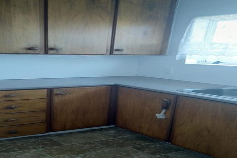 Photo of property in 2/47 Archibald Road, Kelston, Auckland, 0602