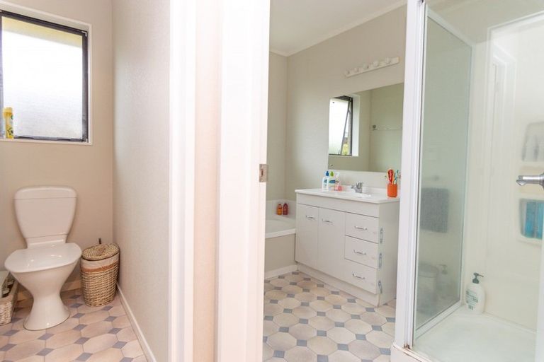 Photo of property in 12 Aspen Way, Kelvin Grove, Palmerston North, 4414