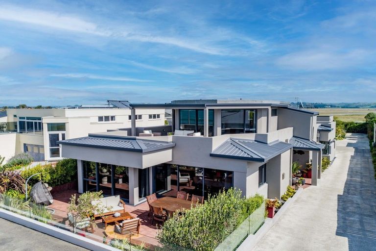 Photo of property in 66 The Esplanade, Westshore, Napier, 4110