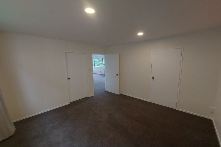 Photo of property in 66 Miromiro Road, Normandale, Lower Hutt, 5010