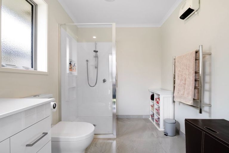 Photo of property in 11 Cheyne Road, Pyes Pa, Tauranga, 3112