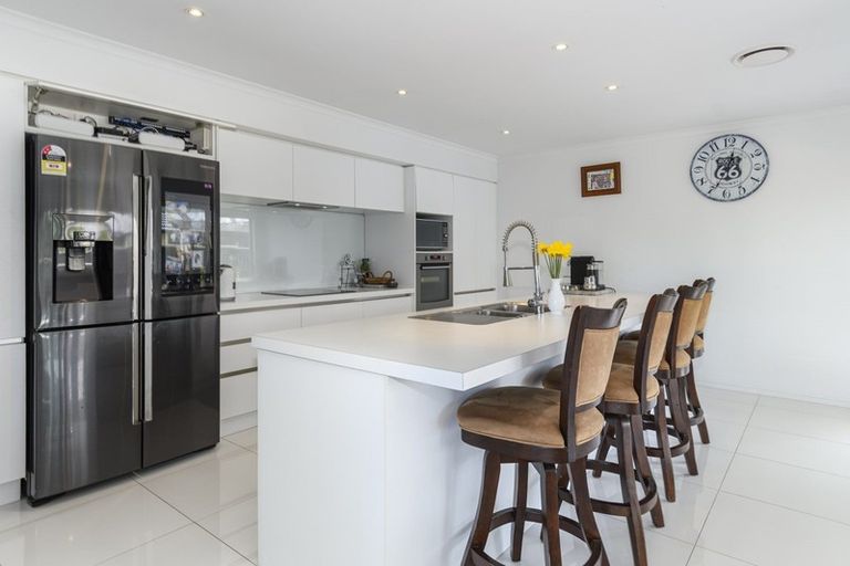 Photo of property in 26 Valley View, Bethlehem, Tauranga, 3110