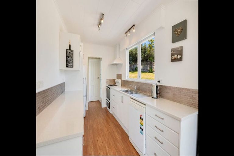 Photo of property in 55 Teoti Street, Paraparaumu Beach, Paraparaumu, 5032