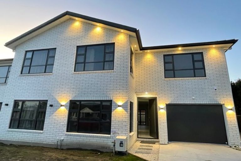 Photo of property in 128b Hutchinsons Road, Bucklands Beach, Auckland, 2014