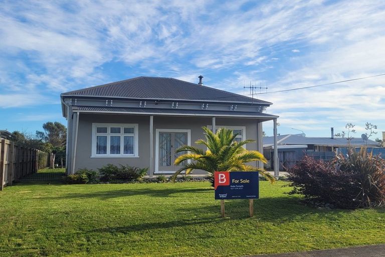 Photo of property in 136 Russell Street, Westport, 7825