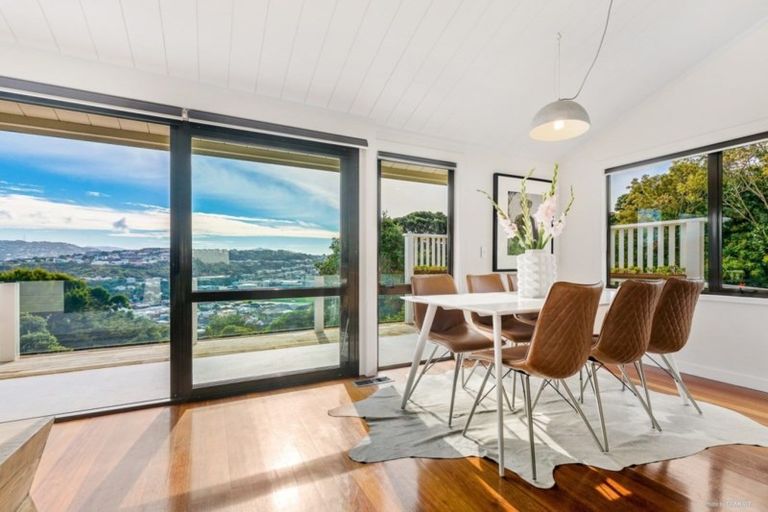 Photo of property in 147 Seatoun Heights Road, Miramar, Wellington, 6022