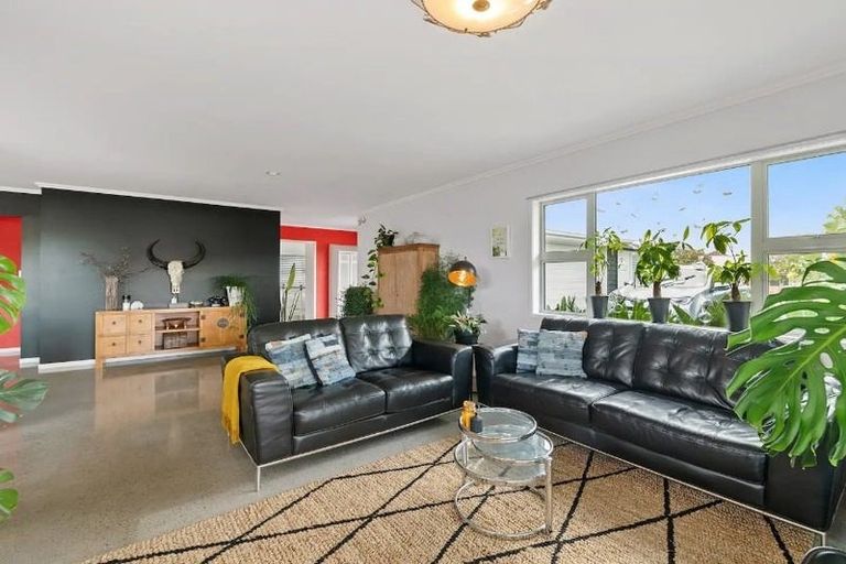 Photo of property in 1 Gibson Place, Papamoa Beach, Papamoa, 3118