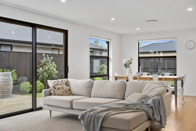 Photo of property in 22 Dray Place, Halswell, Christchurch, 8025