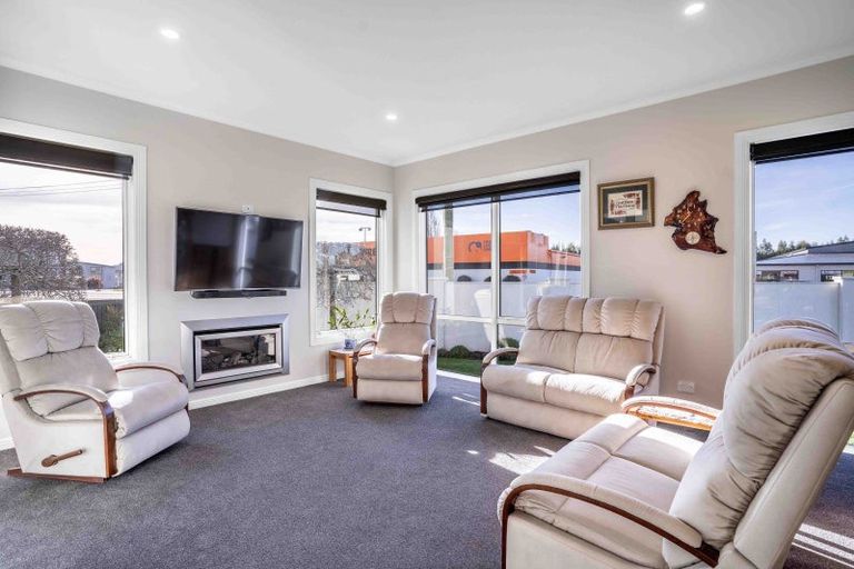 Photo of property in 78 Great North Road, Winton, 9720