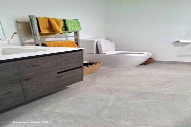 Photo of property in 18 Timu Road, Long Bay, Auckland, 0630