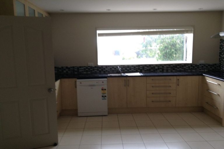 Photo of property in 5 Hunt Lane, Avondale, Christchurch, 8061