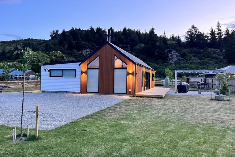 Photo of property in Luggate Park, 28 Cooper Crescent, Luggate, Cromwell, 9383