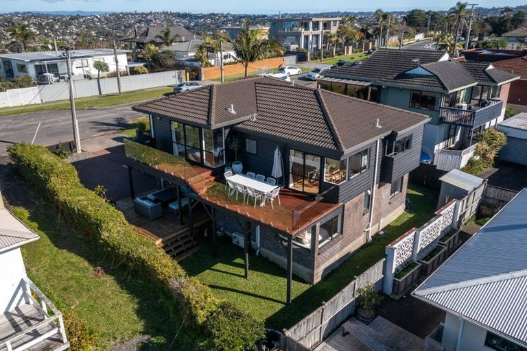 Photo of property in 2/30 Firth Road, Torbay, Auckland, 0630