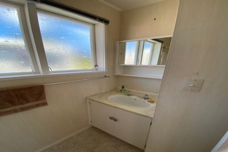 Photo of property in 17 Kinder Street, Acacia Bay, Taupo, 3330