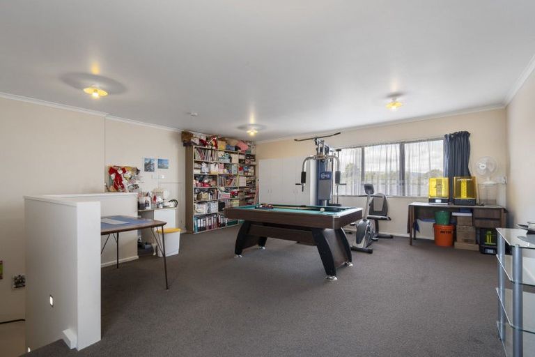 Photo of property in 8 Sunshine Place, Kelvin Grove, Palmerston North, 4414