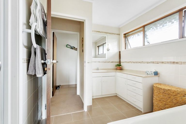 Photo of property in 17 Zita Maria Drive, Massey, Auckland, 0614