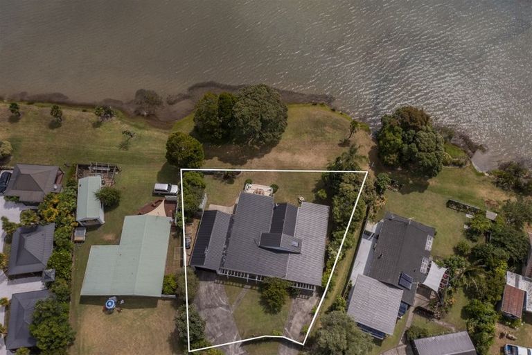 Photo of property in 10 Marquet Place, Tairua, 3508