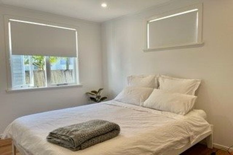 Photo of property in 29 Sylvan Crescent, Te Atatu South, Auckland, 0610