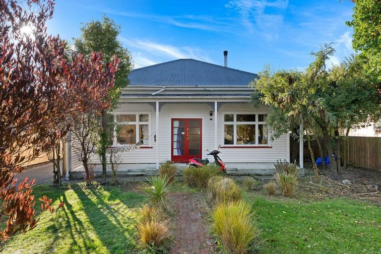 Photo of property in 1/22 Martindales Road, Heathcote Valley, Christchurch, 8022