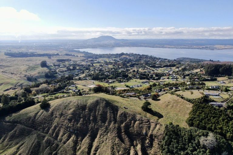 Photo of property in 104 Highland Drive, Acacia Bay, Taupo, 3385