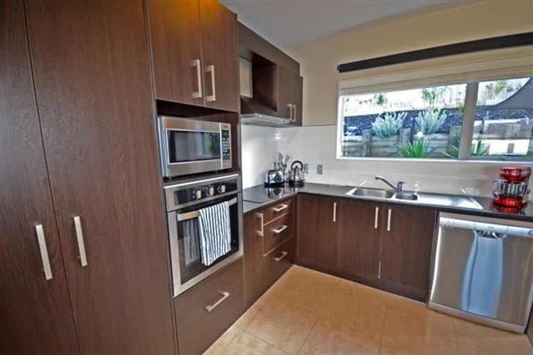 Photo of property in 11 Cityview Place, Massey, Auckland, 0614