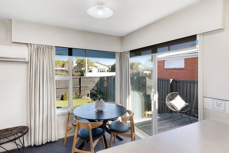 Photo of property in 2/4 Lansbury Avenue, Strowan, Christchurch, 8052