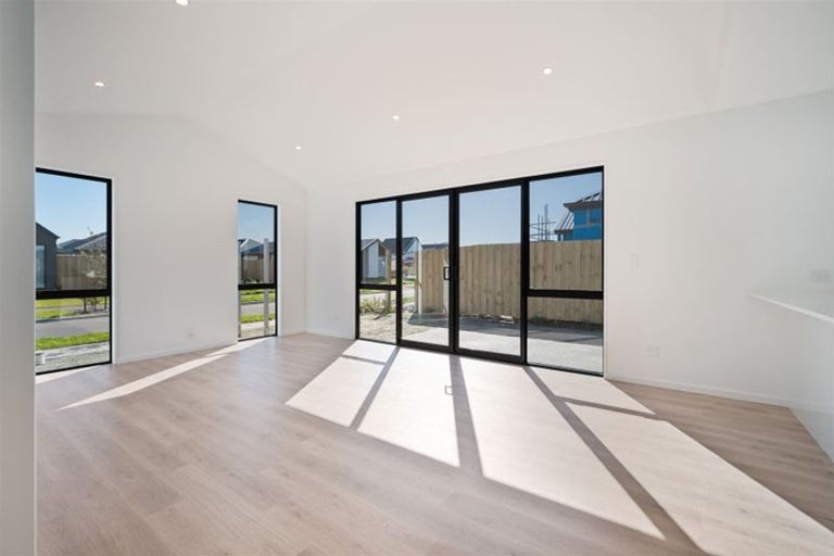 Photo of property in 4 Borthwick Street, Belfast, Christchurch, 8051