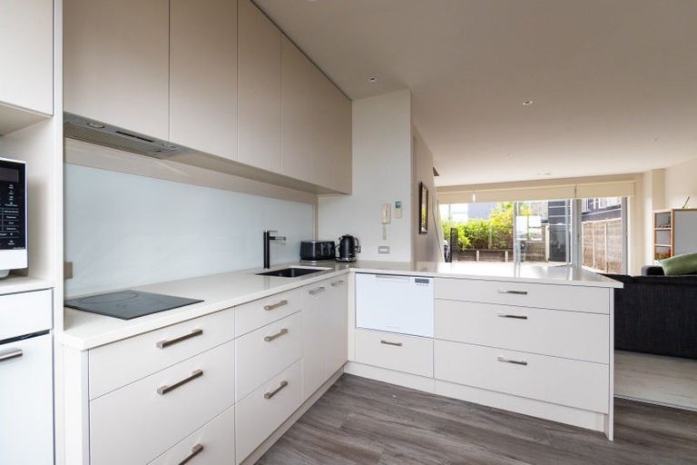 Photo of property in The Terraces, 21/9 Humber Street, Pandora, Napier, 4110