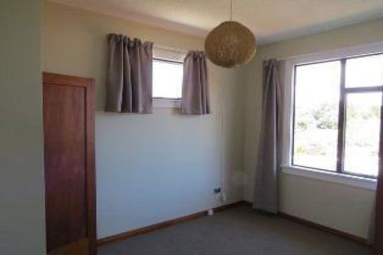 Photo of property in 4 Awanui Street, Merrilands, New Plymouth, 4312