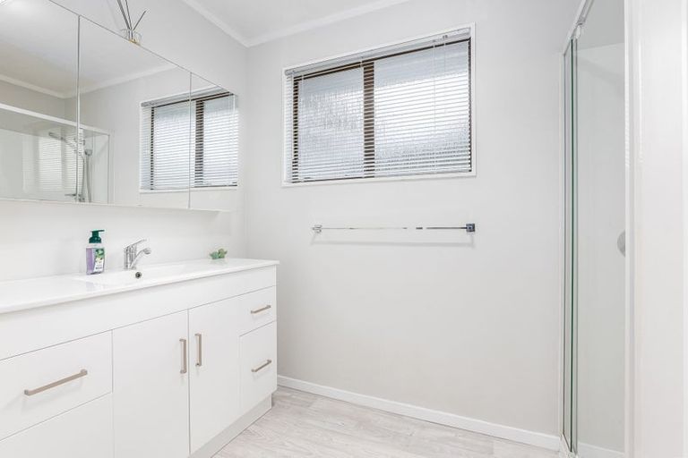 Photo of property in 13a Transom Close, Whitby, Porirua, 5024