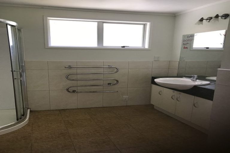 Photo of property in 67 Cedar Heights Avenue, Massey, Auckland, 0614