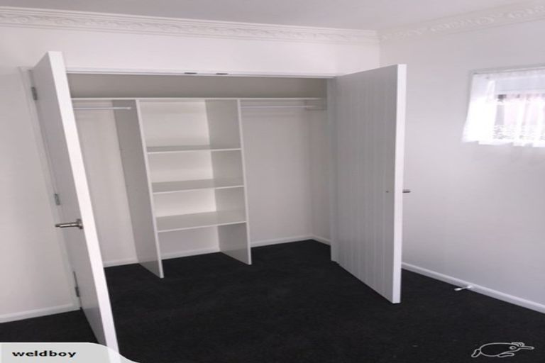 Photo of property in 43 Medallion Drive, Oteha, Auckland, 0632