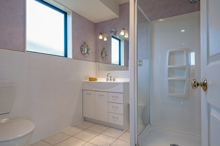 Photo of property in 42 Roberts Line, Kelvin Grove, Palmerston North, 4414