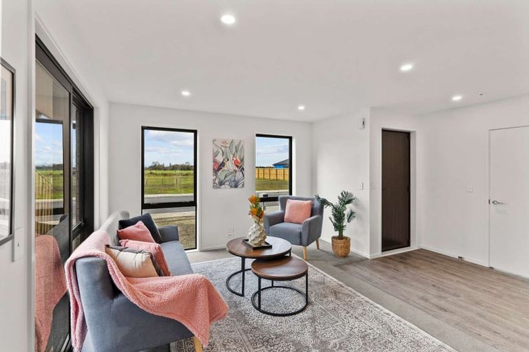 Photo of property in 19 Ellmers Street, Woodend, 7691