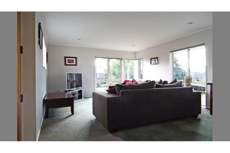 Photo of property in 118b Hutchinson Avenue, New Lynn, Auckland, 0600