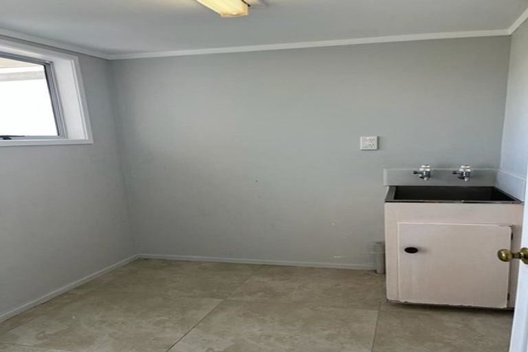 Photo of property in 2/2 Aotea Road, Glen Eden, Auckland, 0602