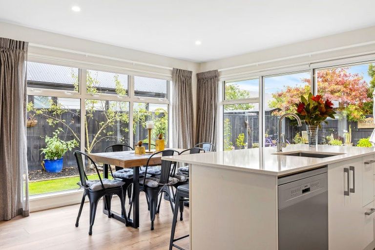 Photo of property in 33 Valour Drive, Rangiora, 7400