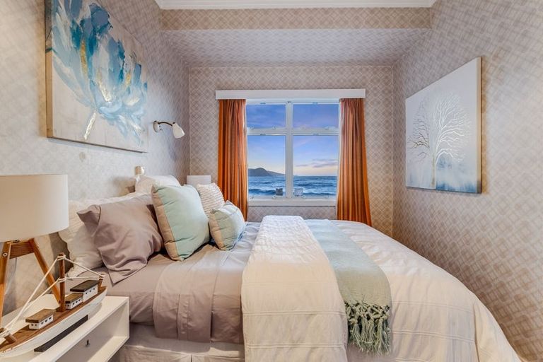 Photo of property in 17 Moana Road, Plimmerton, Porirua, 5026