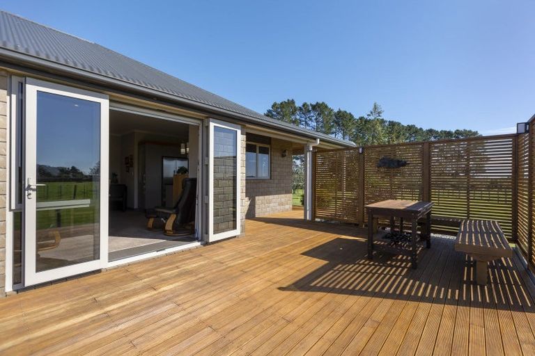 Photo of property in 8 Pitt Road, Hillsborough, New Plymouth, 4372