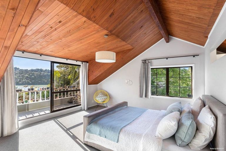 Photo of property in 6 Standish Place, Bayview, Auckland, 0629