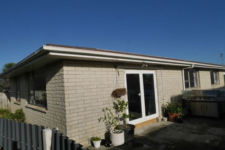Photo of property in 62a Mazengarb Road, Paraparaumu Beach, Paraparaumu, 5032