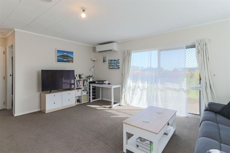 Photo of property in 17 Koromiko Street, Inglewood, 4330