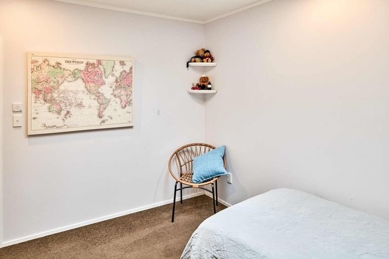 Photo of property in 15 Tirowhanga Road, Paremata, Porirua, 5024