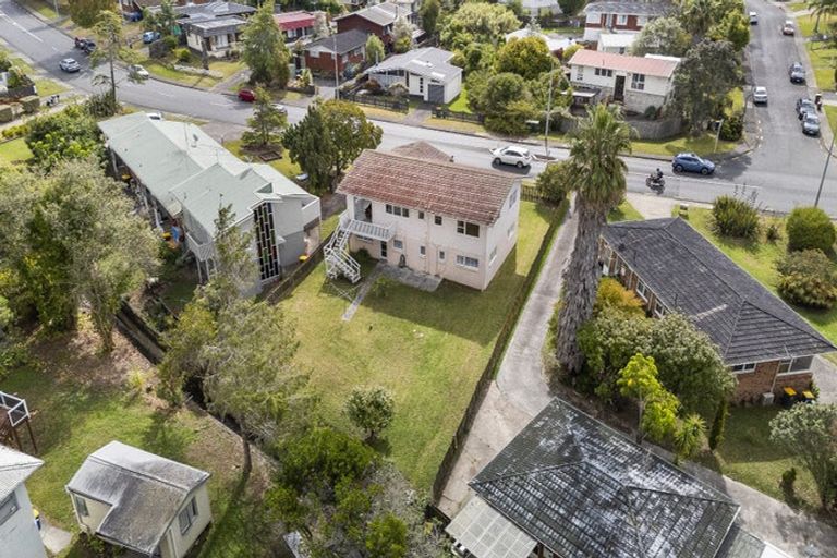 Photo of property in 21 Bentley Avenue, Glenfield, Auckland, 0629