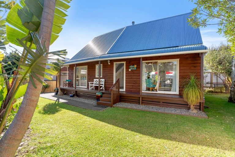 Photo of property in 127 Mckellar Place, Whangamata, 3620