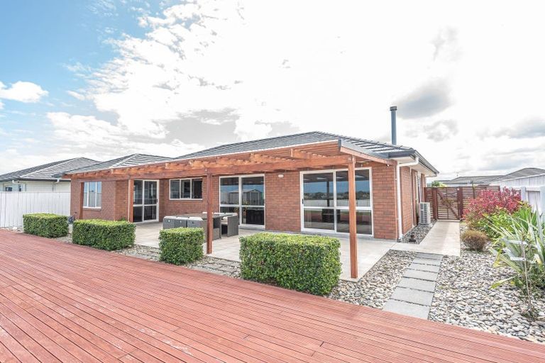 Photo of property in 35 Magnolia Crescent, Tawhero, Whanganui, 4501