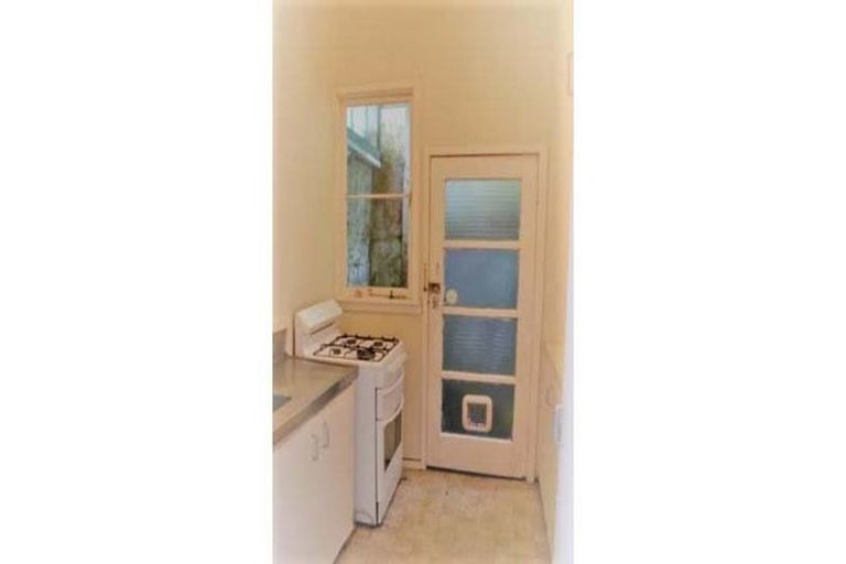 Photo of property in 3/106 Glenmore Street, Northland, Wellington, 6012